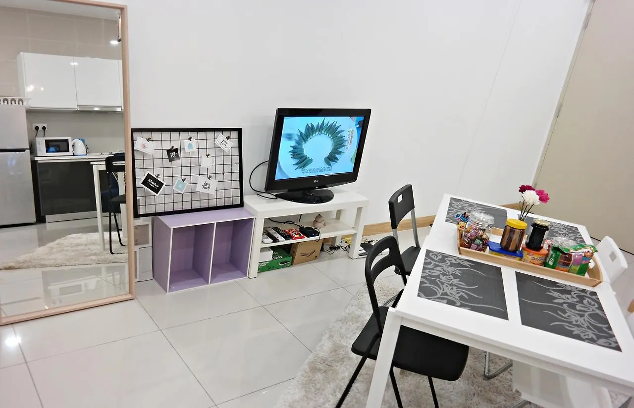Little Bear Homestay @ Kl Gateway Kuala Lumpur